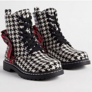 Torrid Betsey Johnson Houndstooth Combat Ruffle Boot 10.5 WW